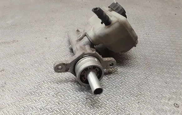 Volkswagen Golf Plus Master brake cylinder 1K1611301C
