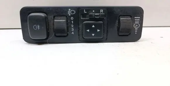Mitsubishi Space Star Other switches/knobs/shifts MR740608