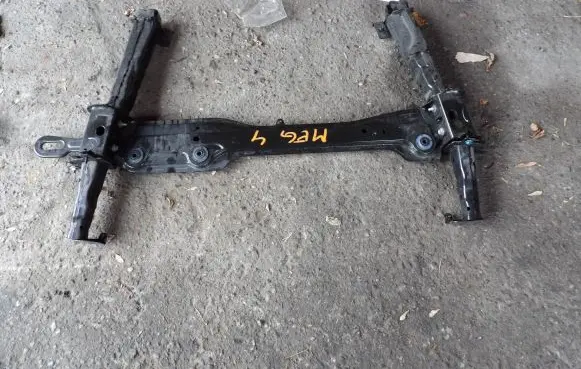 Renault Megane IV Bottom radiator support slam panel 