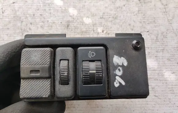 Volkswagen Transporter - Caravelle T4 Headlight level height control switch 701858099