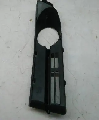 Volkswagen Touran I Front bumper lower grill 1T0853666A