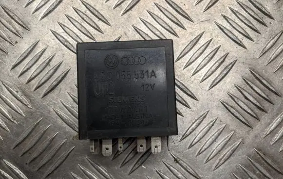 Volkswagen PASSAT B7 Other relay 4B0955531A 72WA401