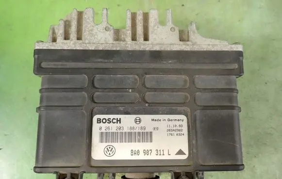 Volkswagen PASSAT B4 Engine control unit/module ECU