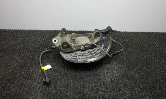 Rear wheel hub