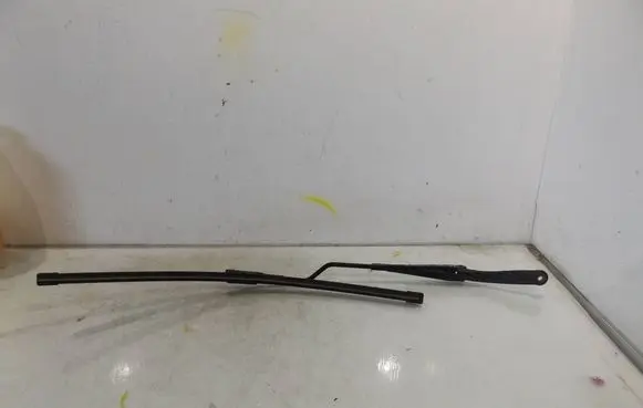 Front wiper blade arm