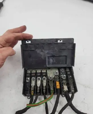 Ford Mondeo MK V Battery relay fuse A13314088 216020704407 HU5T14A094LB
