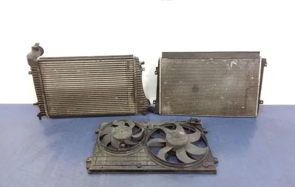 Volkswagen Touran I Coolant radiator 