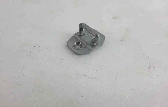 Mercedes-Benz E W212 Front door lock loop/hook striker 11000049