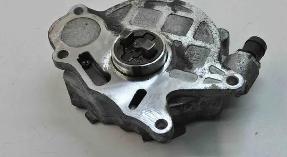 Audi TT TTS Mk2 Vacuum pump 03L145100