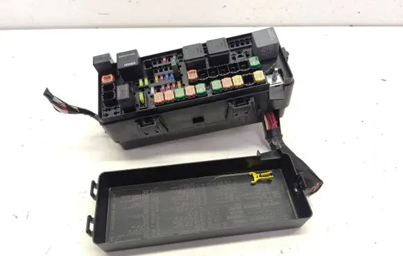 Dodge Challenger Fuse box set P68384003AC 68384003AC 16238BZ