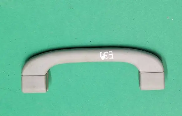 Rear interior roof grab handle