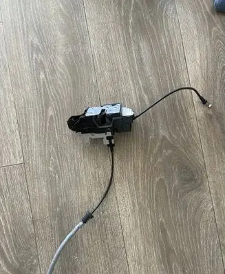 Volvo XC60 Coupe door lock (next to the handle) 31349894