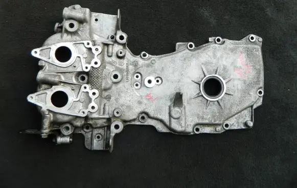 Nissan Qashqai Timing chain cover 135024437R 135020196R