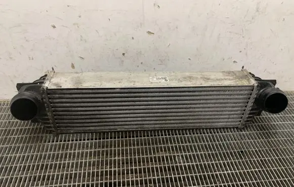 BMW 7 F01 F02 F03 F04 Intercooler radiator 7577115