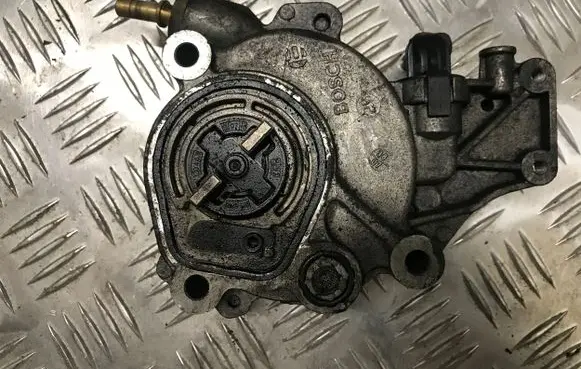 Citroen C-Crosser Vacuum pump D1711C2