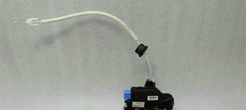 Mercedes-Benz S W220 Coupe door lock (next to the handle) 95553101504