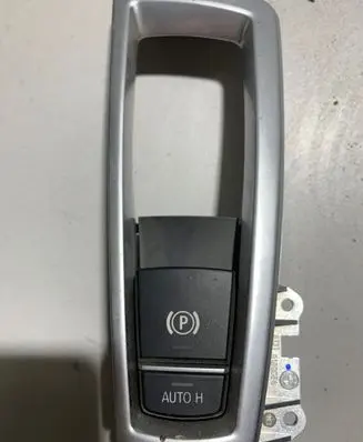BMW X5 F15 Hand parking brake switch 6822520