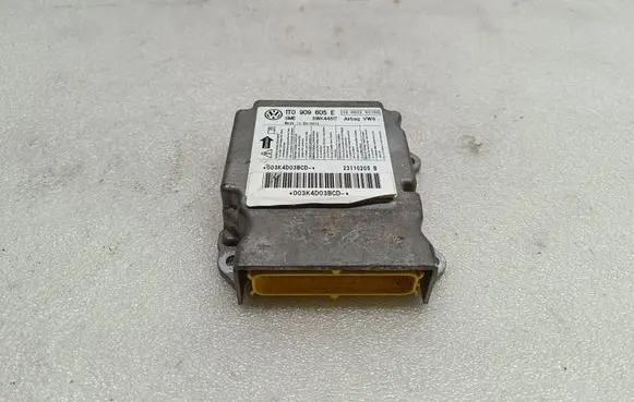 Volkswagen Touran II Airbag control unit/module 1T0909605E 1T0909605 02H022S0100