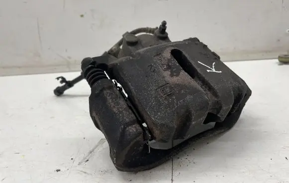 Opel Insignia B Front brake caliper