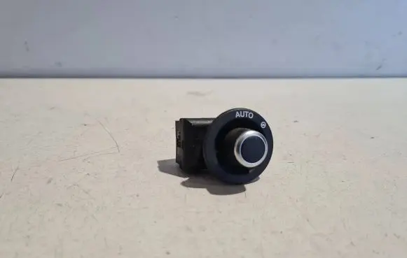 Jaguar F-Pace Steering wheel adjustment switch FW936465BB