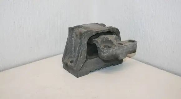 Volkswagen Caddy Engine mount bracket 1K0199262