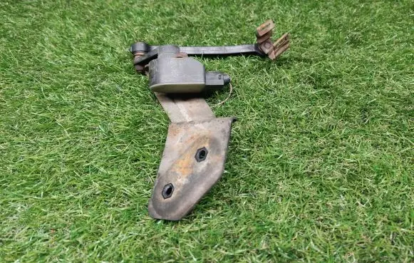 Audi A4 S4 B6 8E 8H Yaw turn rate sensor 8E0907503 6PM00816150