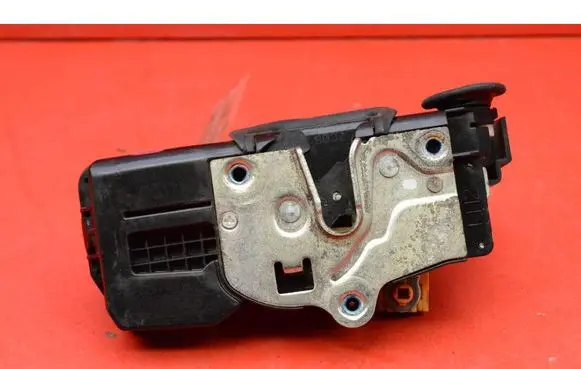 Opel Antara Rear door lock 