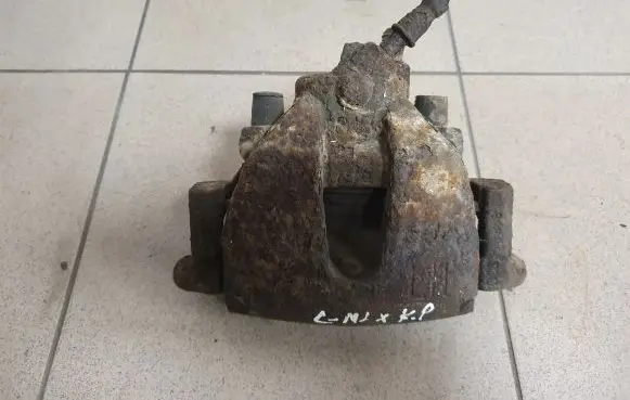 Ford C-MAX I Front brake caliper