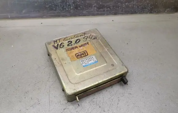 Mitsubishi Galant Engine control unit/module MD192684 E2T38877