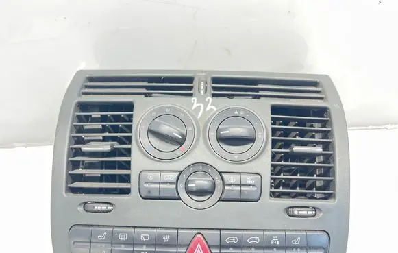 Mercedes-Benz Vito Viano W639 Dashboard center trim panel A6396800007