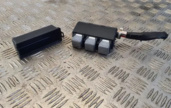 Subaru Impreza III Fuse box set RB203300B