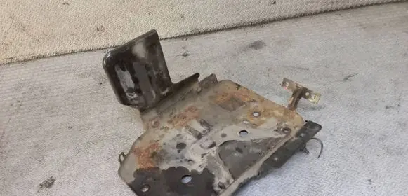 Nissan Note (E12) Battery tray 
