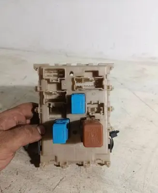 Nissan Primera Fuse box set 24350AV700 0426021
