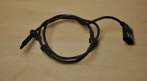 Mercedes-Benz C W205 ABS wheel speed sensor 0265009319