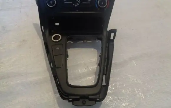 Ford Focus Climate control unit F1ET19980AJ
