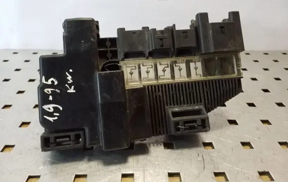Suzuki Grand Vitara II Fuse module