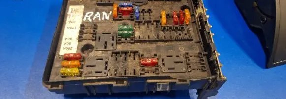 Volkswagen Golf SportWagen Fuse module 1K0937124k