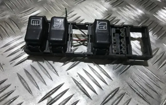 Mercedes-Benz C W202 Windscreen/window heater switch 2028210071