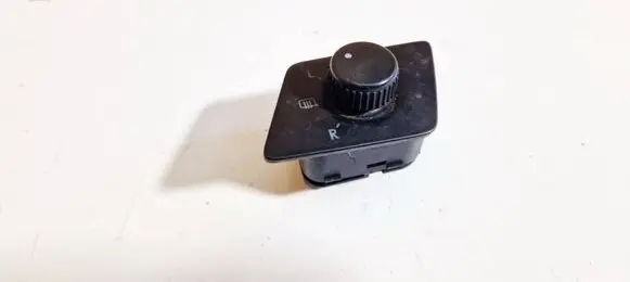 Volkswagen Polo Wing mirror switch