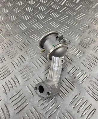 Audi A5 8T 8F EGR valve 06E131102