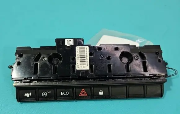 Renault Trafic III (X82) Hazard light switch 283E81404R IMPRK1551613