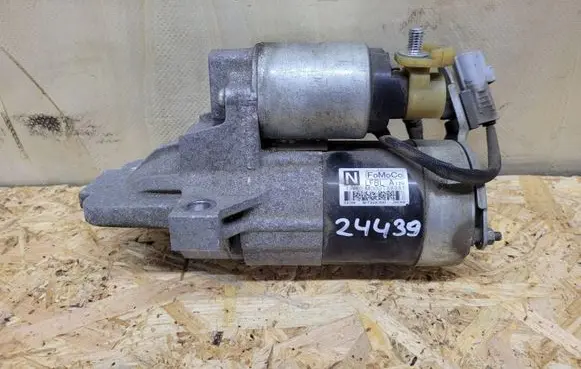 Mazda 5 Starter motor M000T88981
