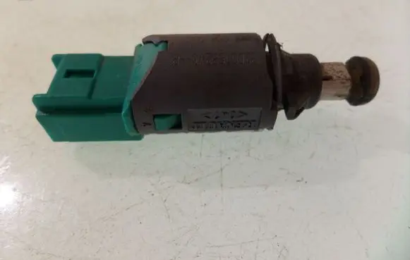 Clutch pedal sensor
