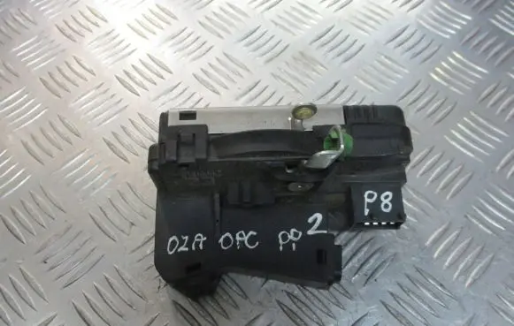 Opel Zafira A Front door lock
