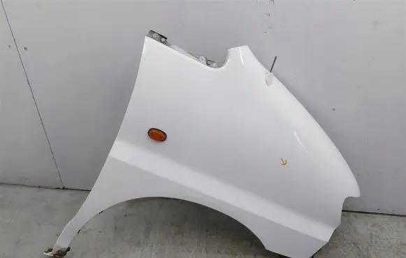 Hyundai H200 Fender