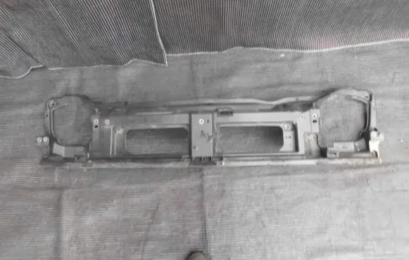 Opel Vivaro Front bodywork piece 