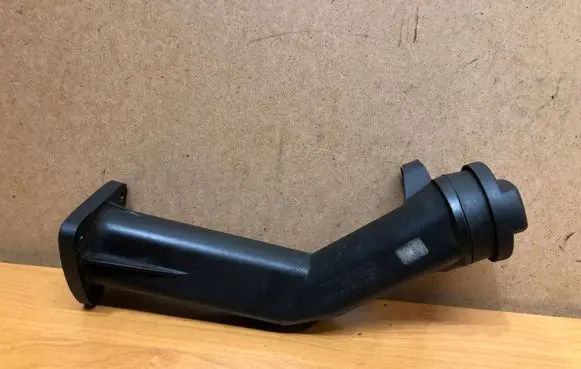 Mercedes-Benz A W168 Oil fill pipe A6680160029 1110180302