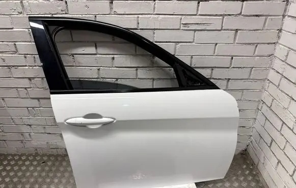 Alfa Romeo Giulia Front door 