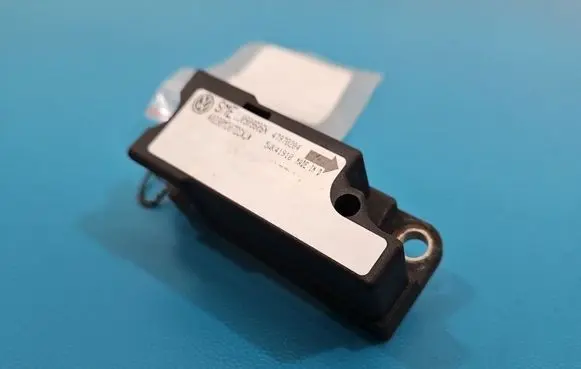 Volkswagen PASSAT B5.5 Fuel cut-off switch 1J0909606N IMPRK1562476