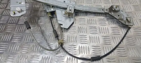 Rear door manual window regulator